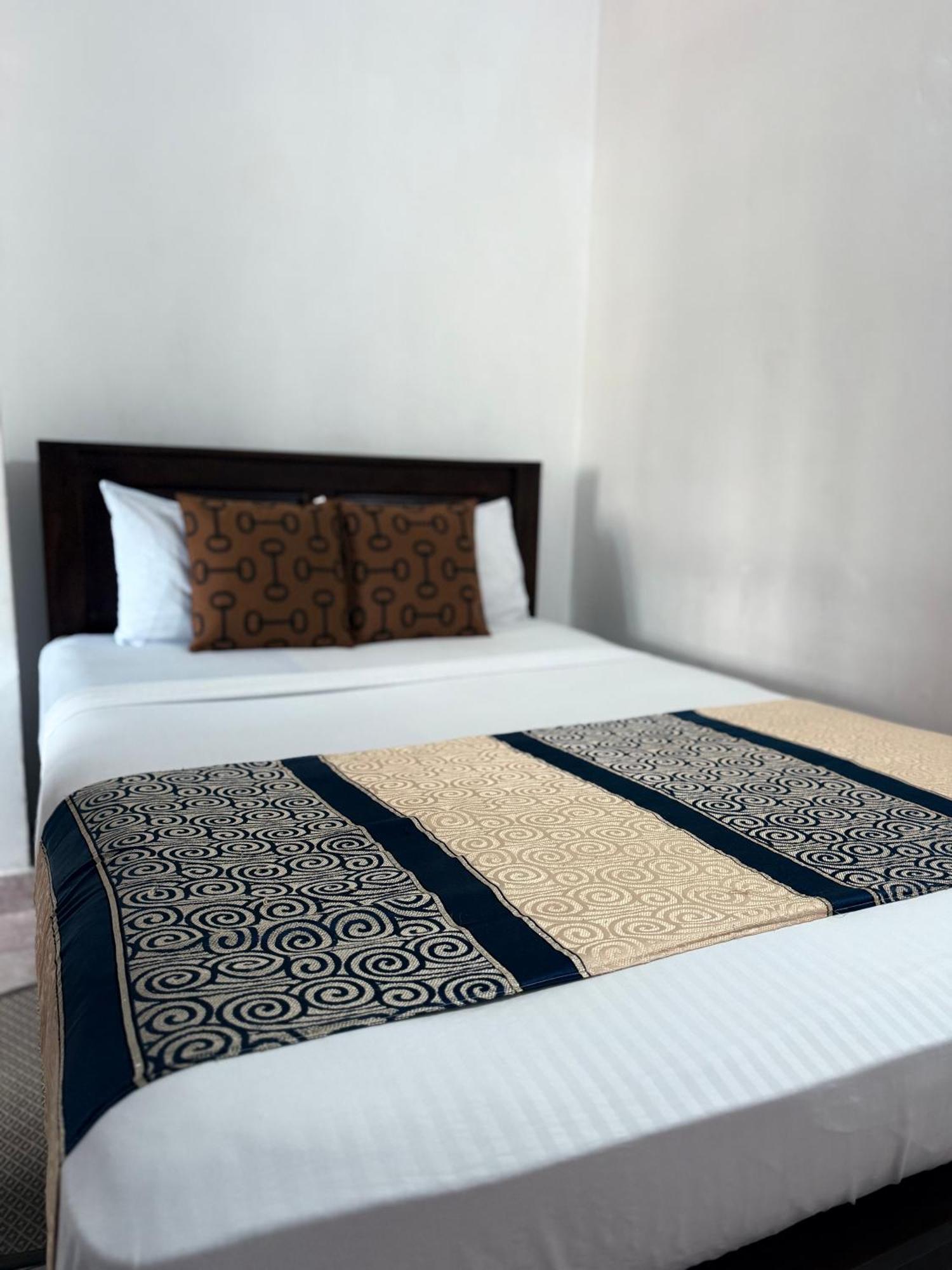 Home Living Unit Galle Exterior foto
