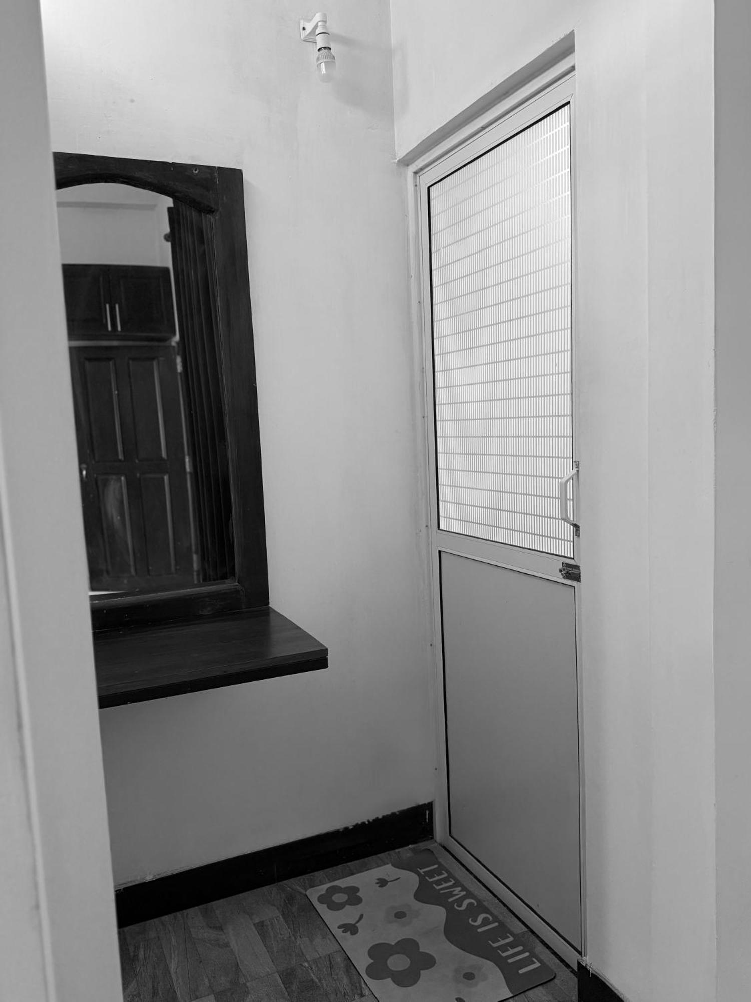 Home Living Unit Galle Exterior foto