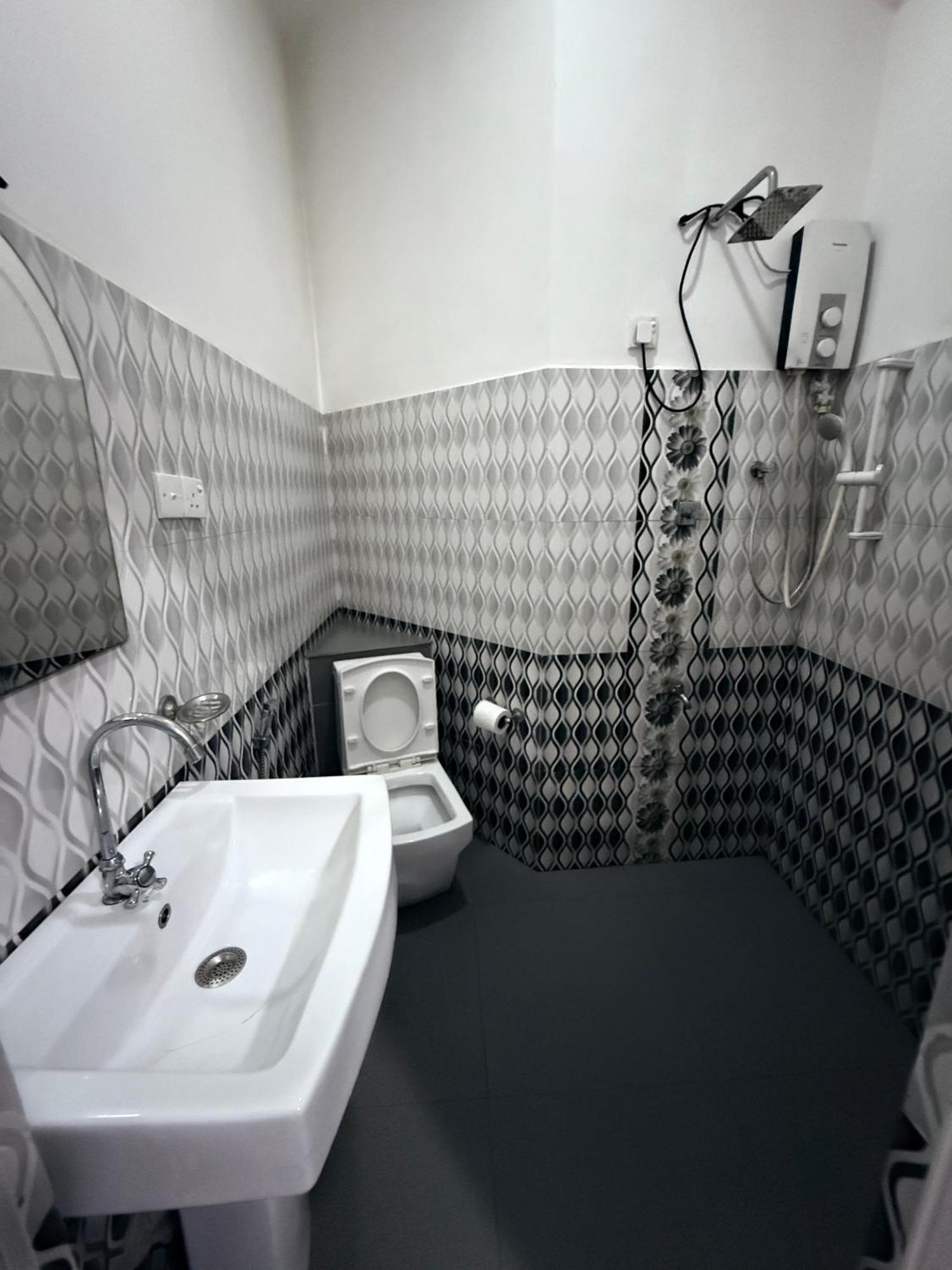Home Living Unit Galle Exterior foto
