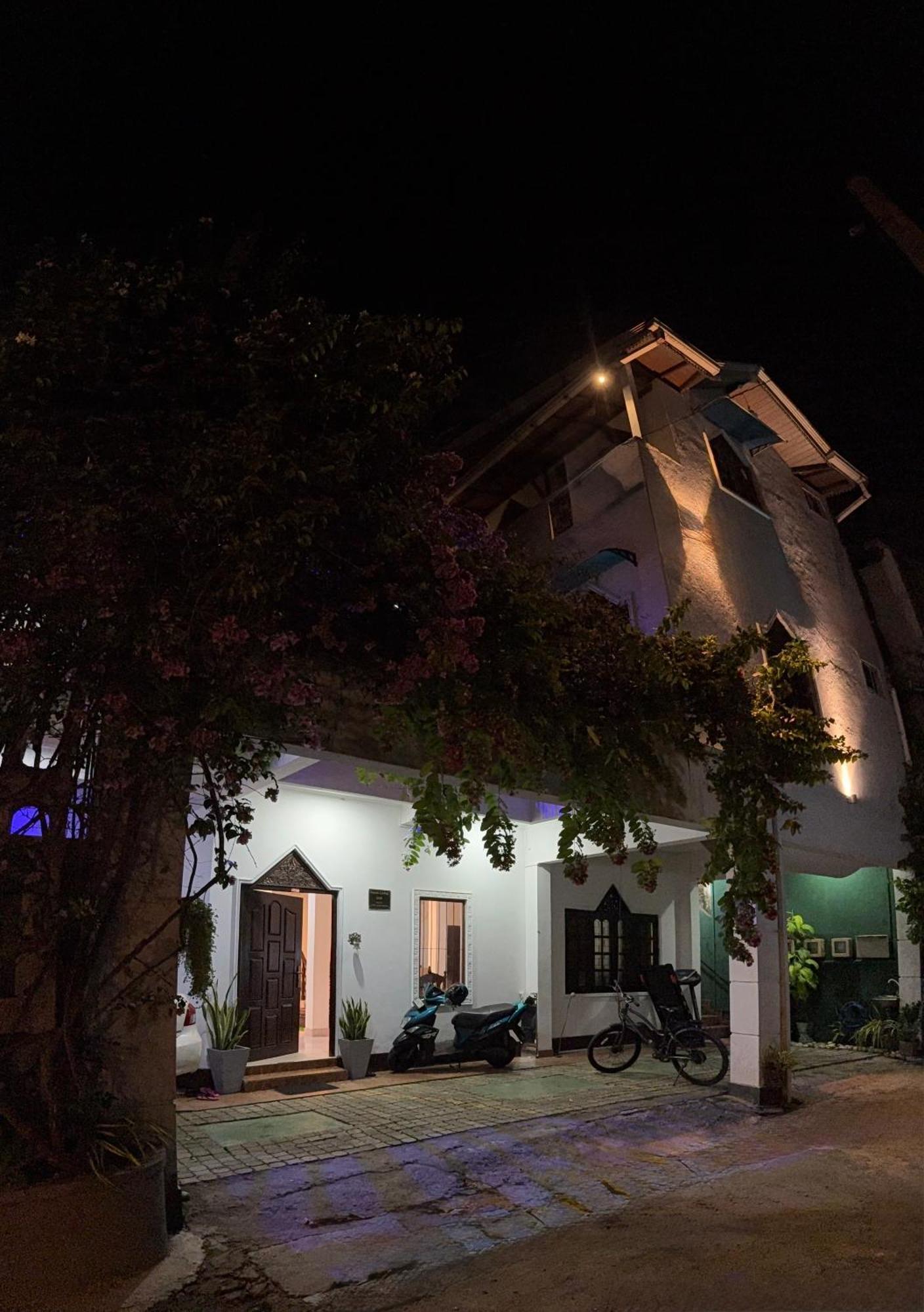 Home Living Unit Galle Exterior foto