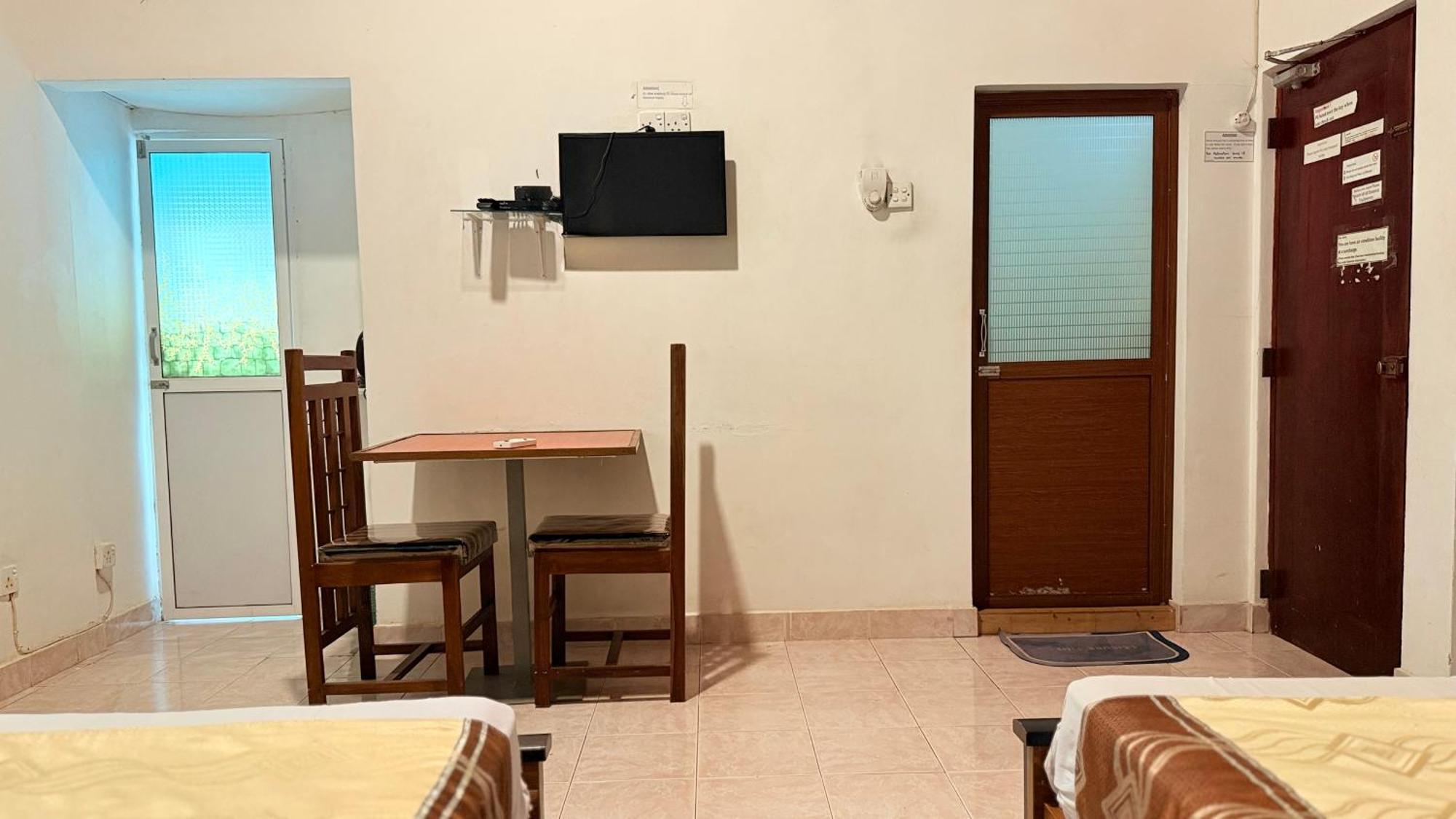 Home Living Unit Galle Exterior foto